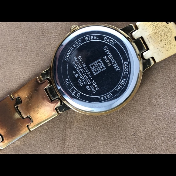 Vintage Givenchy Paris Watch Gold Tone Date at 6 - Picture 5 of 6